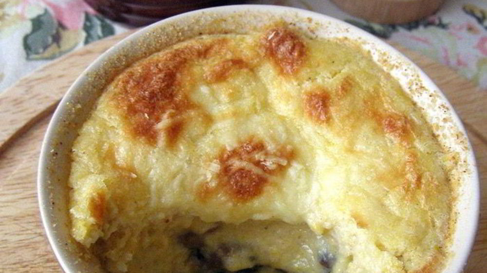 Как приготовить курицу в белом соусе под кукурузным суфле