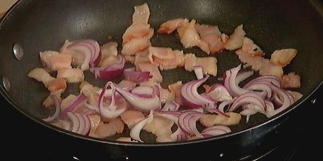 Рецепт овощного суфле с беконом