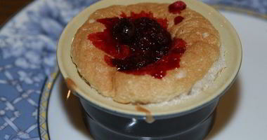 Рецепт Сладкого суфле с ягодно-апельсиновым соусом