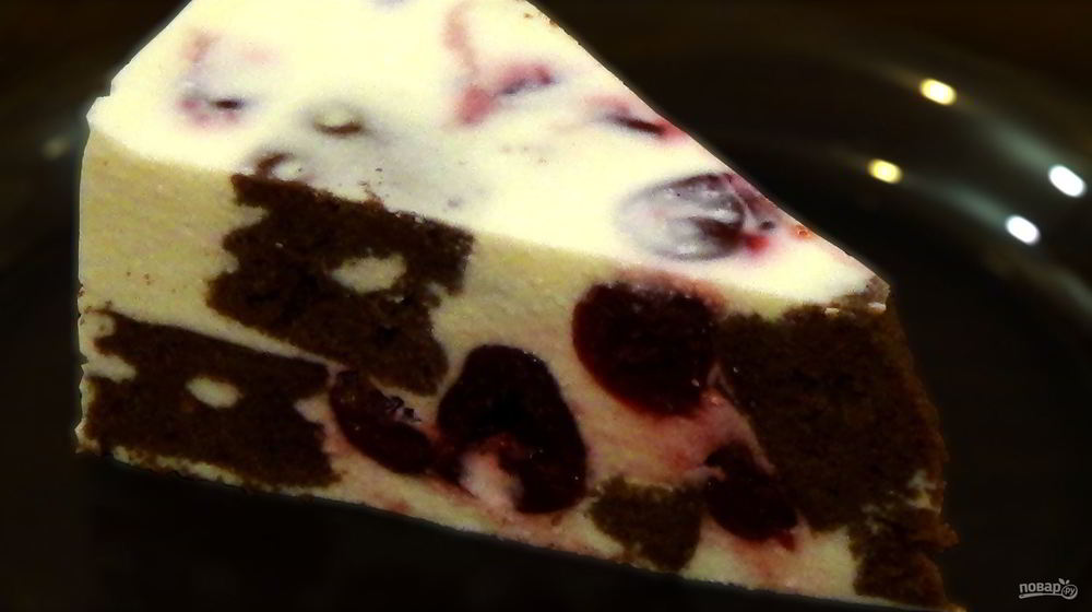 Как приготовить торт-суфле с творогом и вишнями