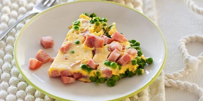 Рецепт яичного суфле с ветчиной в мультиварке