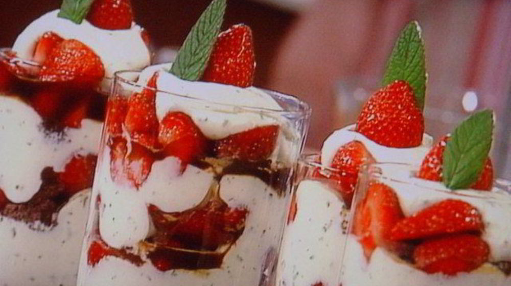 Как приготовить базиликовый тирамису с клубникой