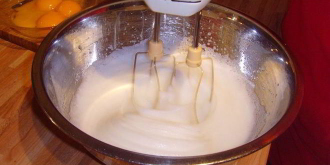 Рецепт базиликового тирамису с клубникой