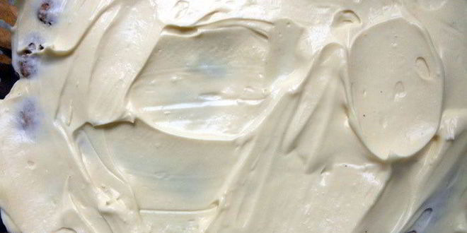 Рецепт медового тирамису с лепестками роз