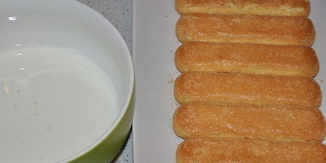 Рецепт сливочного тирамису с брусничным соусом