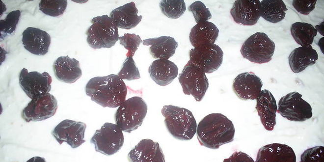 Рецепт творожного торта-десерта с пьяными вишнями в стиле тирамису