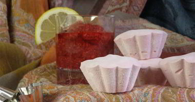 Рецепт Брусничного зефира с малиновым соусом