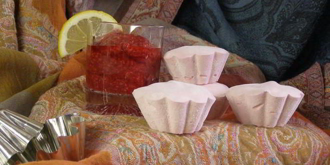 Рецепт брусничного зефира с малиновым соусом