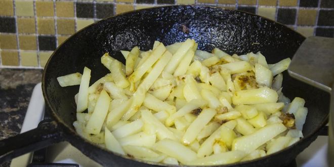 Рецепт азу из говядины с солеными огурцами