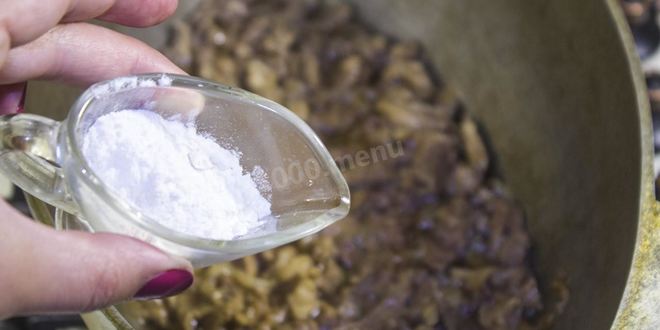 Рецепт азу из говядины с солеными огурцами