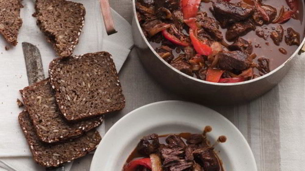 Как приготовить азу из индейки в сметанном соусе