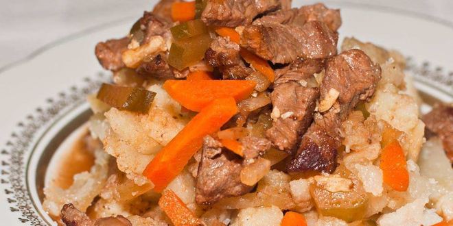 Рецепт азу с солеными огурцами и с картошкой