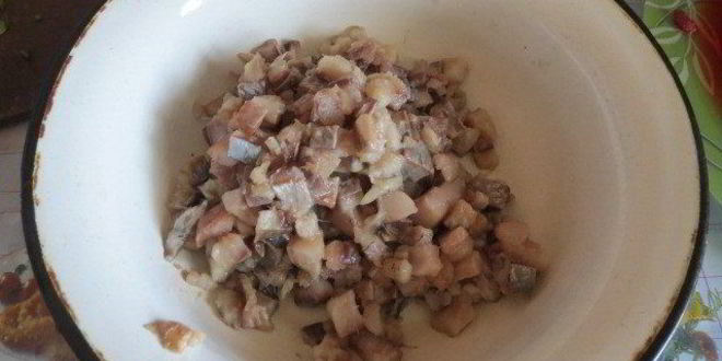 Рецепт драников с селедочным салатом