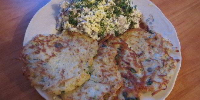 Рецепт драников с селедочным салатом