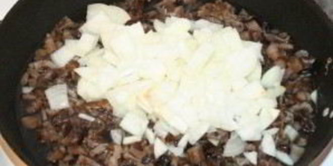 Рецепт драников в горшочке с грибами