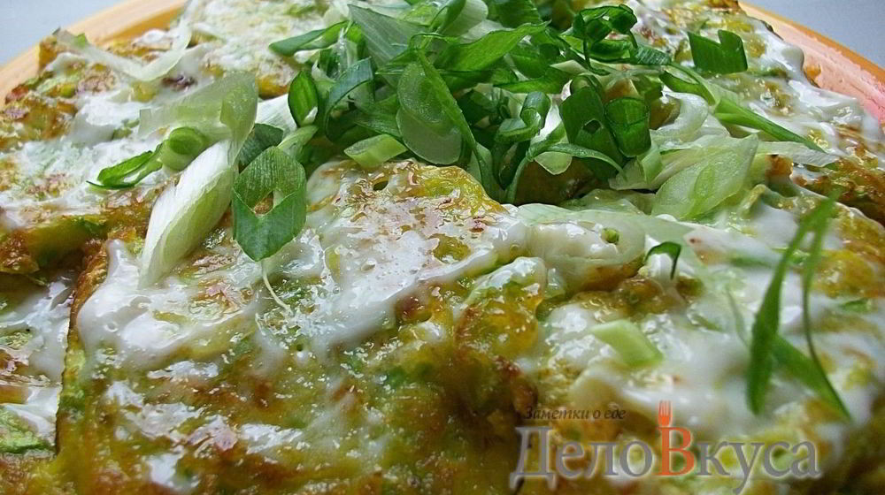 Как приготовить кабачковые драники с чесночным соусом