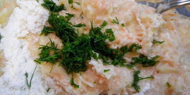 Рецепт овощных оладий-драников со сметанно-чесночным соусом