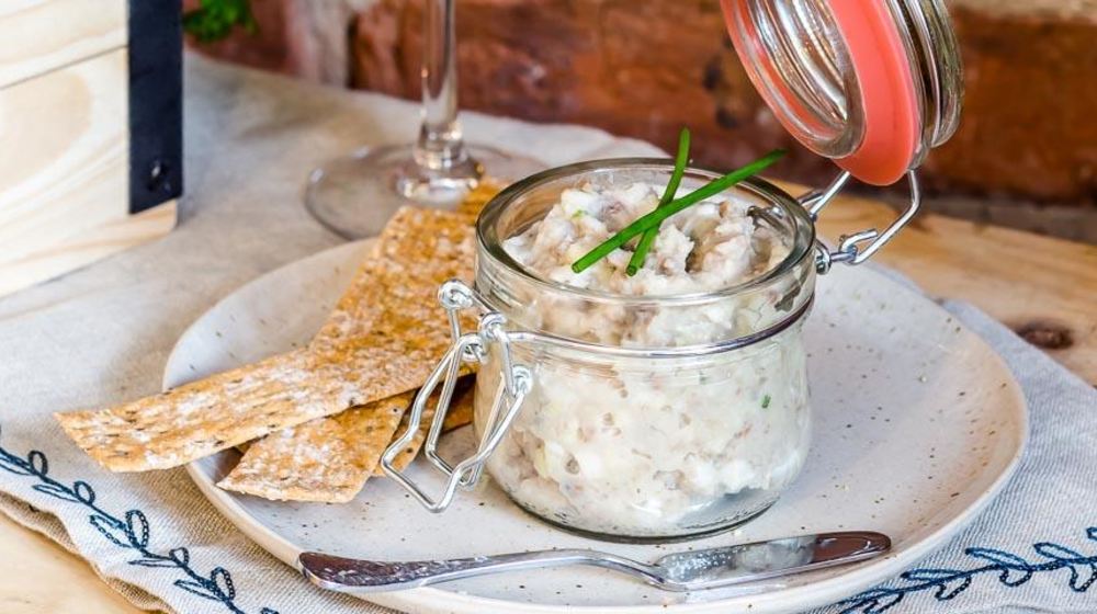 Как приготовить форшмак с тостами