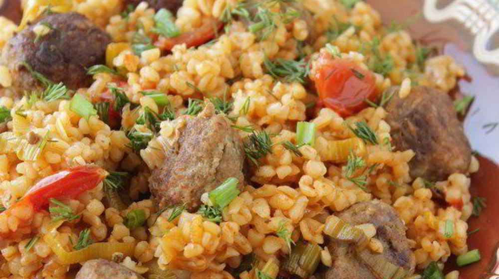 Как приготовить булгур с фрикадельками