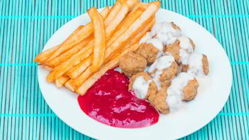 Рецепт Фрикаделек Икеа с брусничным соусом