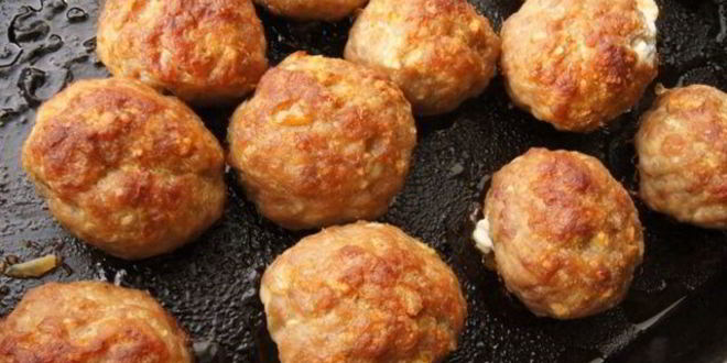 Рецепт фрикаделек с фетой и соусом чимичурри