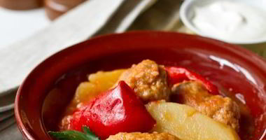 Рецепт Фрикаделек с овощами в томатном соусе