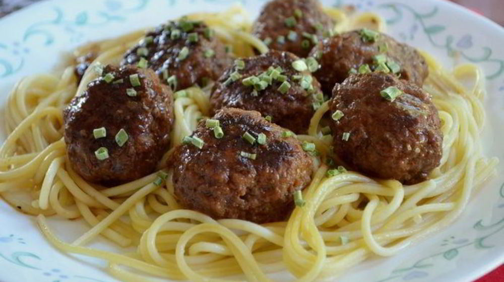 Как приготовить фрикадельки с пряной яблочной глазурью