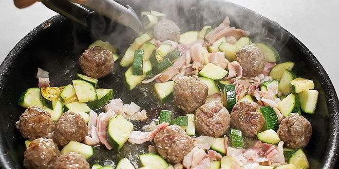 Рецепт карбонары с цукини и фрикадельками
