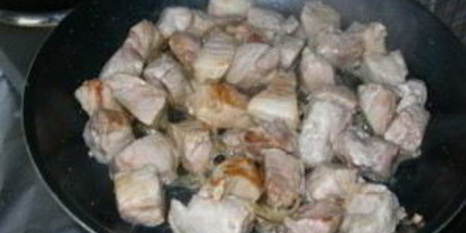 Рецепт картофеля со свининой в мультиварке