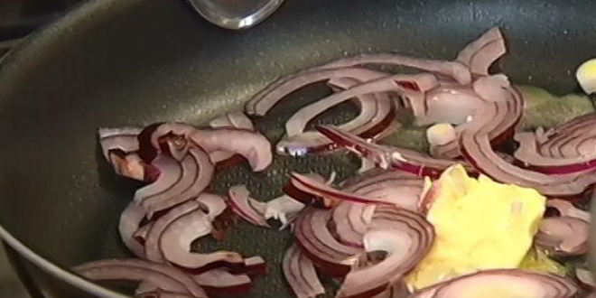 Рецепт красного риса с барбарисом и фисташками