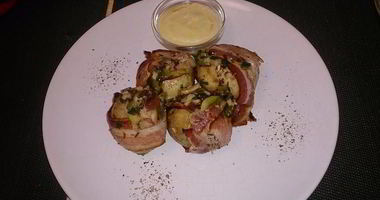 Рецепт Печеного картофеля с беконом, зеленым луком и чесноком