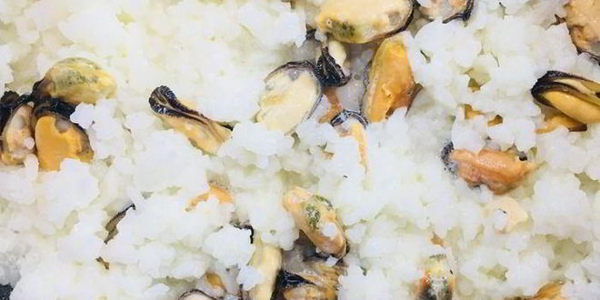 Рецепт риса с голубым сыром и мидиями