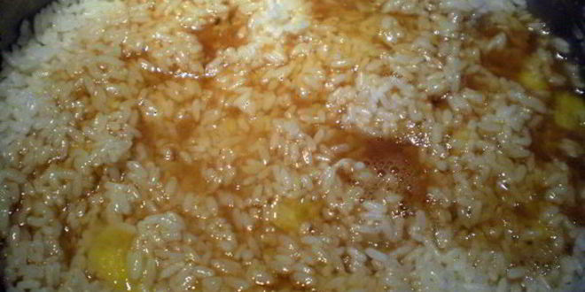 Рецепт риса с яйцом и сладким соусом чили