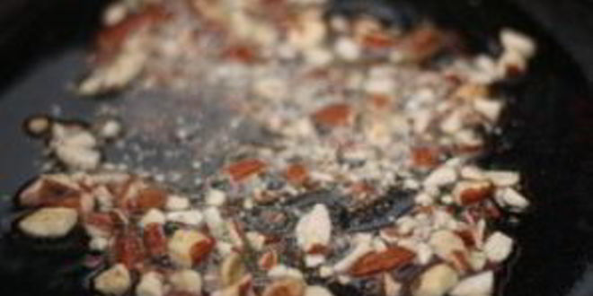 Рецепт риса с зеленым горошком и миндалем