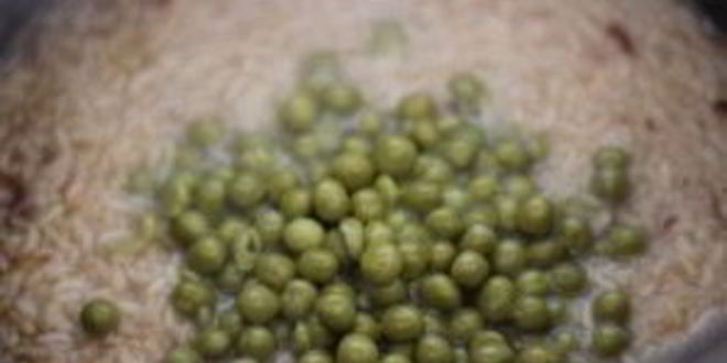 Рецепт риса с зеленым горошком и миндалем