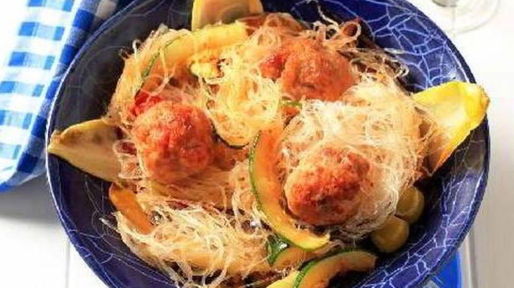 Как приготовить рисовую лапшу с тефтелями из баранины