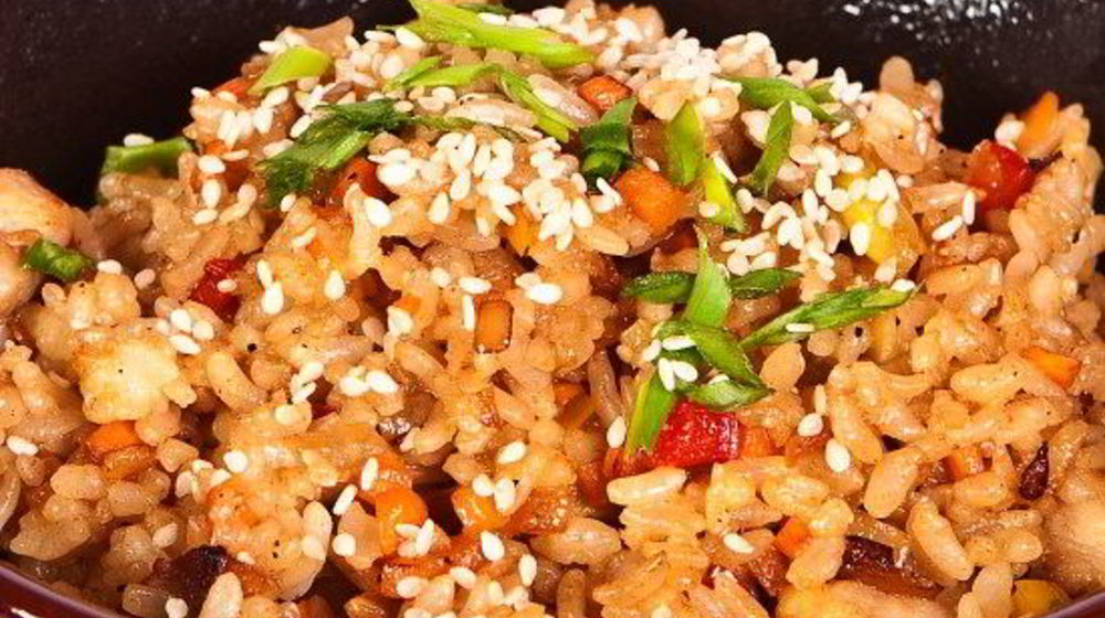 Как приготовить тайский жареный рис с маслом арахиса