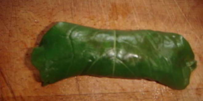 Рецепт голубцов в лахане с двумя соусами