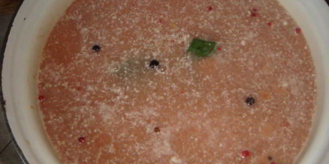 Рецепт голубцов в лахане с двумя соусами