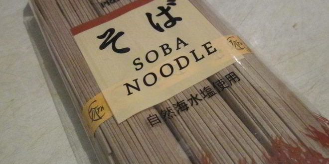 Рецепт гречневой лапши соба с грибами и креветками