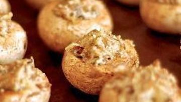 Рецепт Грибов, фаршированных козьим сыром