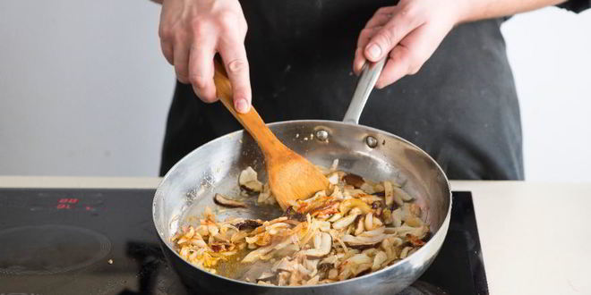 Рецепт грибов, запеченных в кокотнице