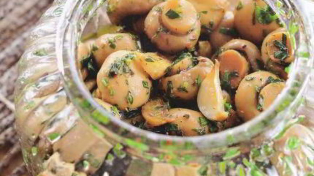 Как приготовить пряные шампиньоны под водочку