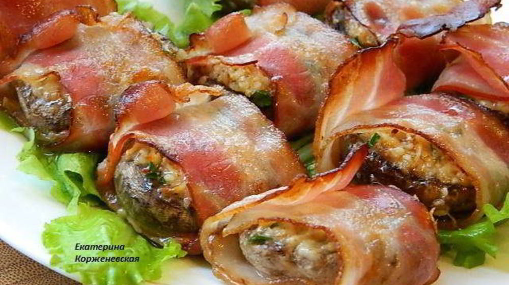 Как приготовить шампиньоны с орехово-сырной начинкой в беконе