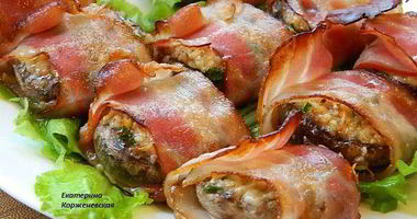 Рецепт Шампиньонов с орехово-сырной начинкой в беконе