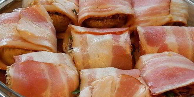 Рецепт шампиньонов с орехово-сырной начинкой в беконе