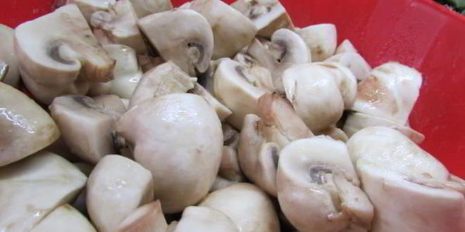 Рецепт шампиньонов с розмарином и чесноком