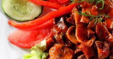 Рецепт Тушеных грибов в красном вине по-бургундски