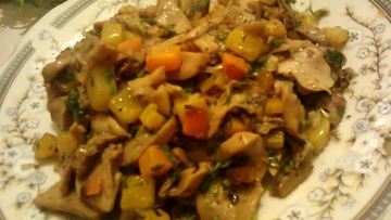 Рецепт Тушеных шампиньонов с тыквой и орегано