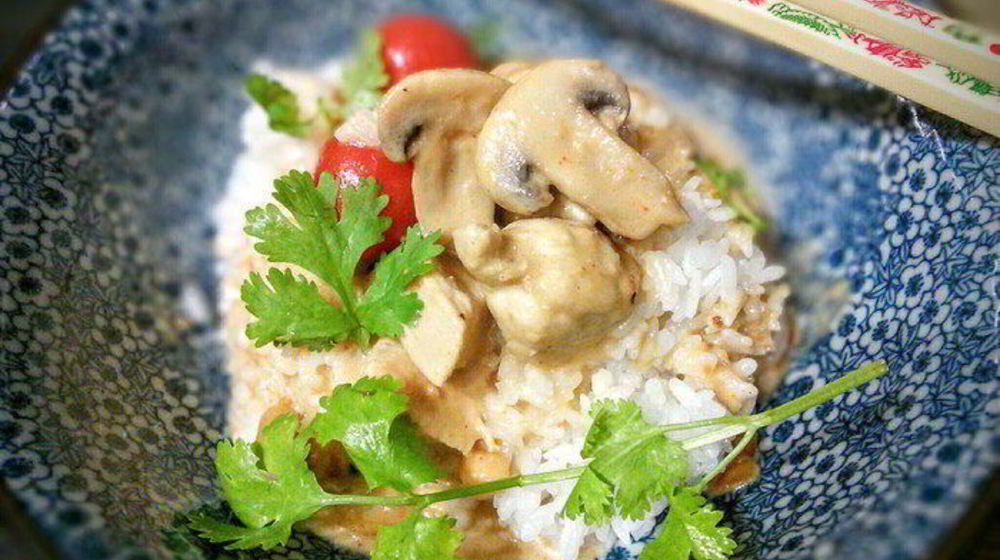 Как приготовить быстрый куриный гуляш в арахисовом соусе